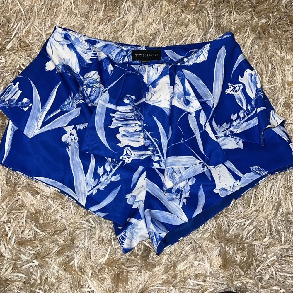 Stylestalker Jasmine Blue Floral Print Skort